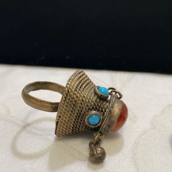 Antique Amber And Turquoise Brass Dome Ring - Picture 8 of 16